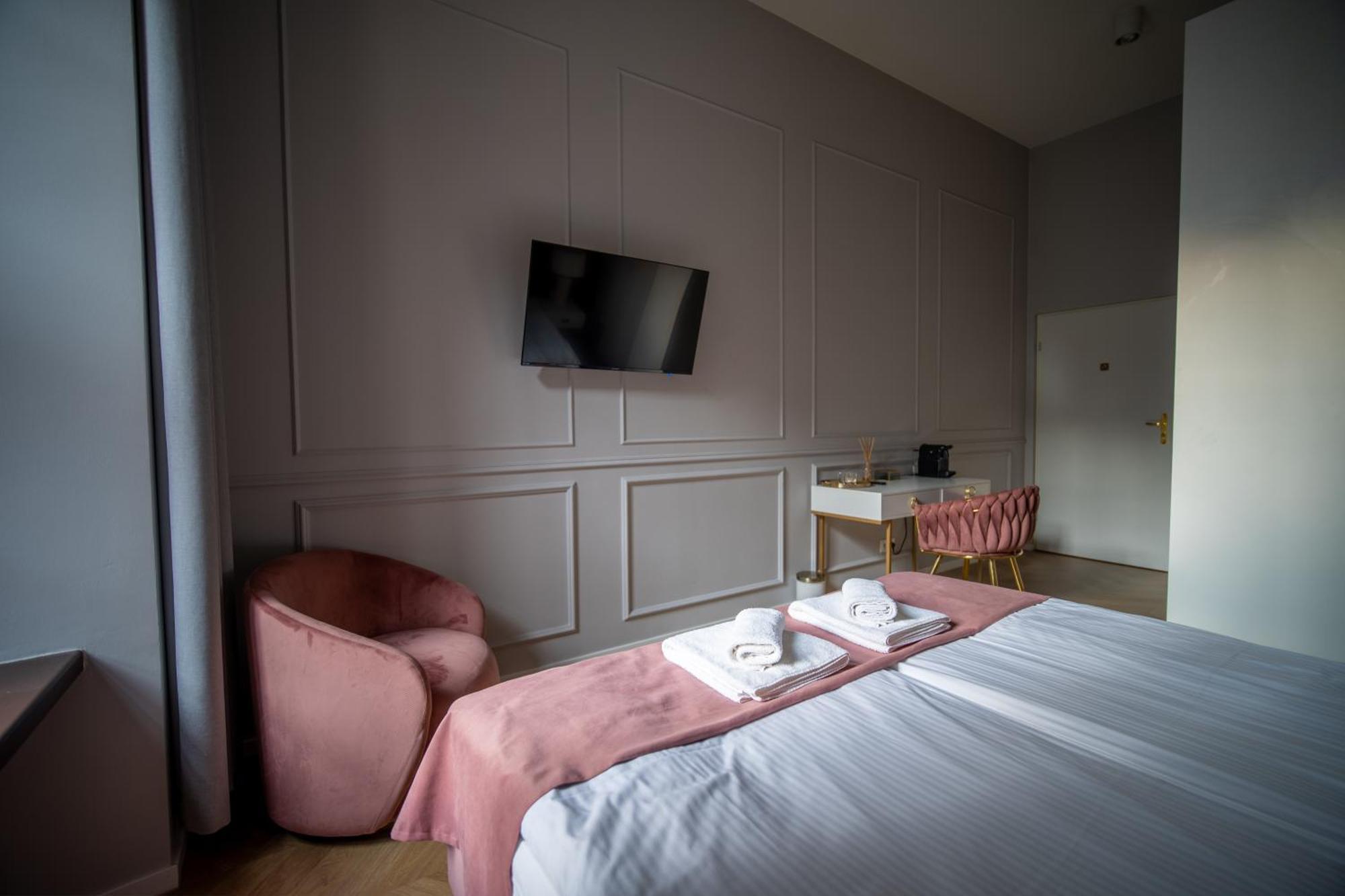 Bracka Main Square Apartments คราคูฟ ภายนอก รูปภาพ